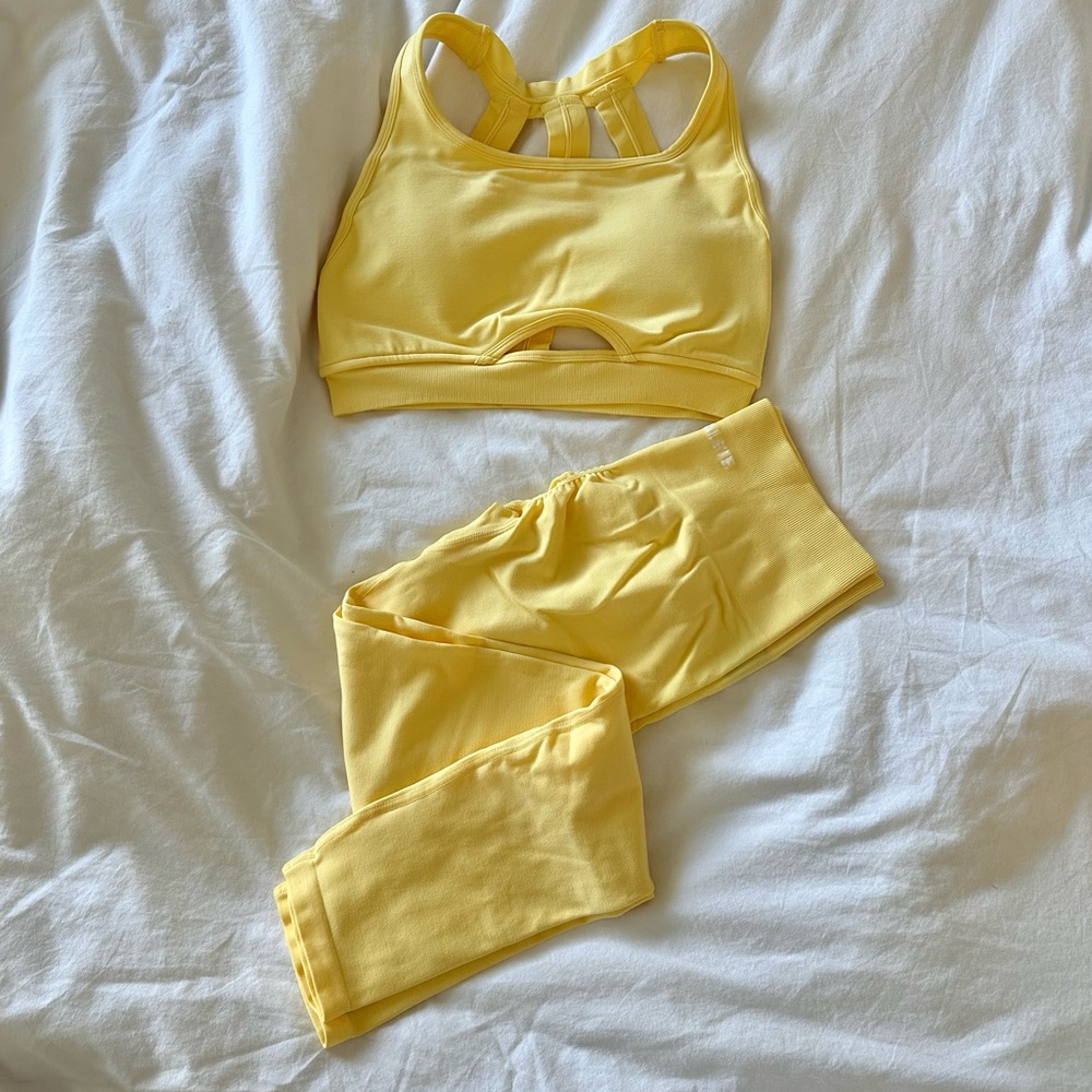 Alphalete Amplify Legging and Trinity Bra